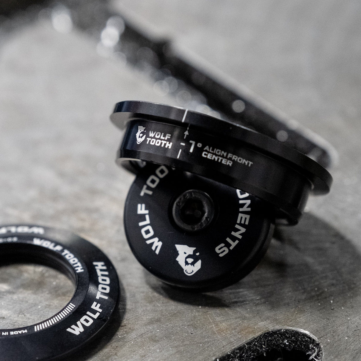 Wolf Tooth 1 Degree GeoShift Performance Angle Headset EC44/28.6 Upper, EC44/40 Lower