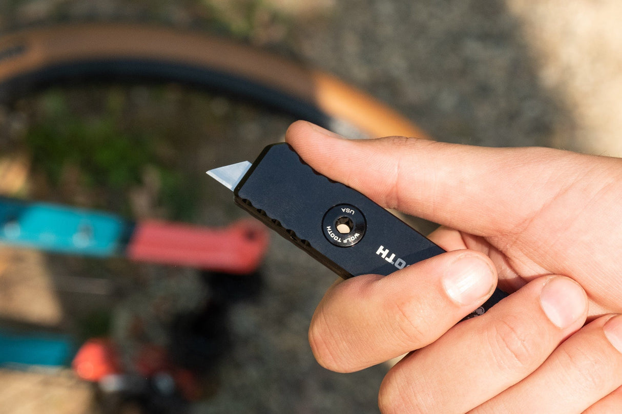 Wolf Tooth 8 - Bit Chainbreaker + Utility Knife Multi - Tool