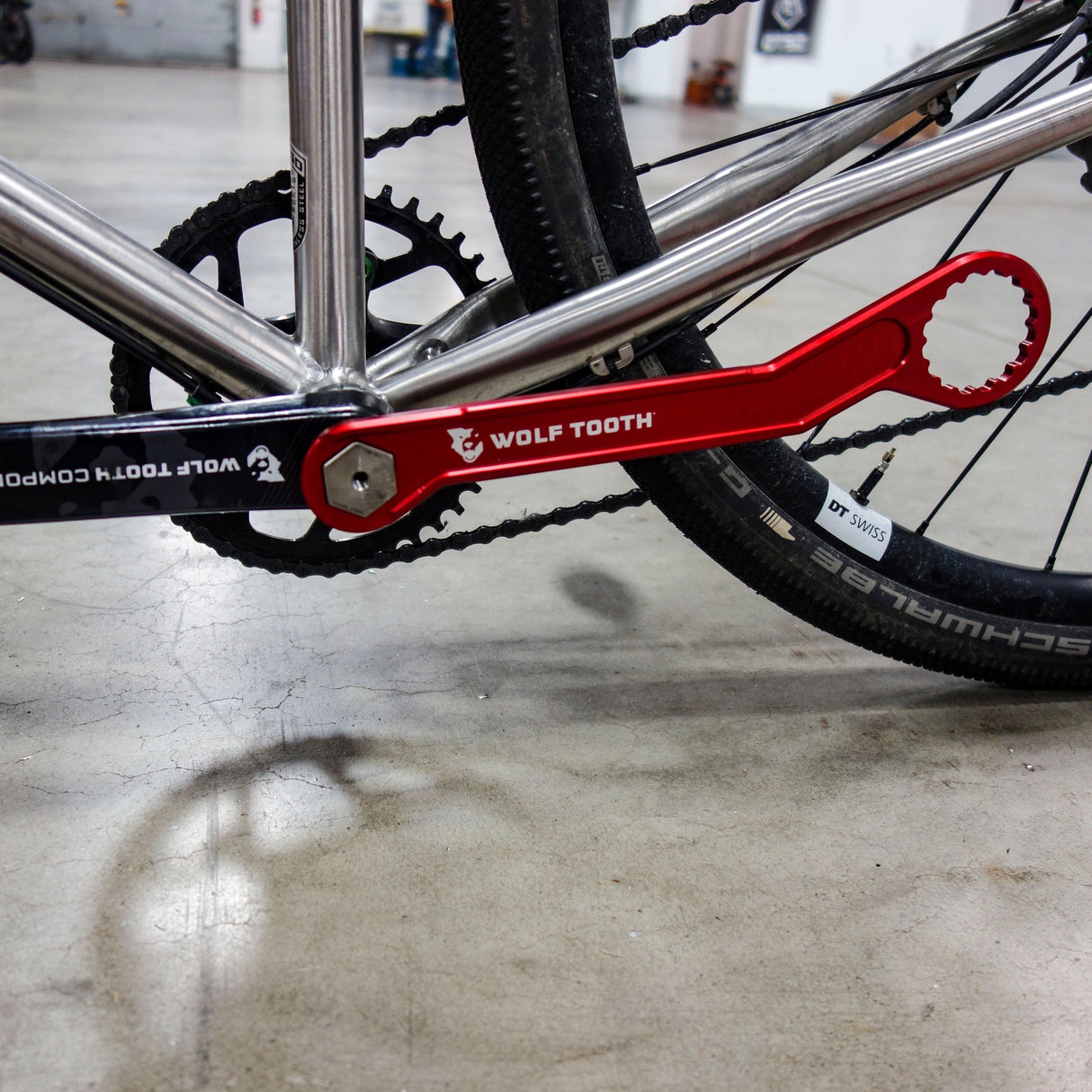 Wolf Tooth Pack Wrench and Inserts Kit - Ultralight BB Wrench and 1 - Inch Hex Inserts Pack Wrench and Insert Kit