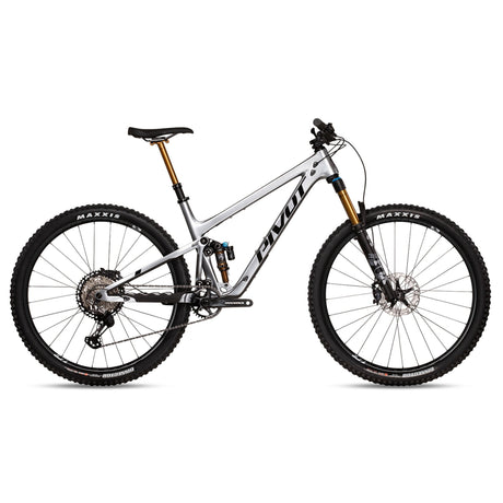 Bicicleta de enduro Pivot Trail 429 PRO XT/XTR con actualización de ruedas de carbono