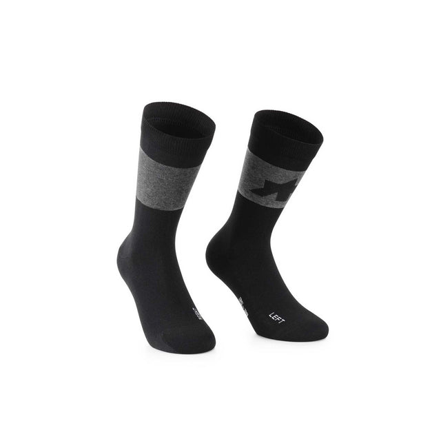 ASSOS-SIGNATURE-SOCKS-EVO-BLACK-1.jpg