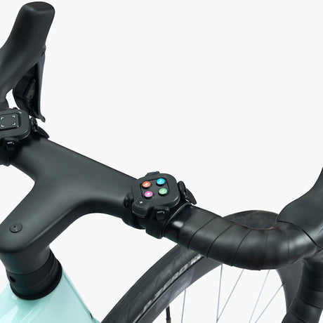 Wahoo KICKR Smart Power Trainer V6 w/Zwift Click and Cog