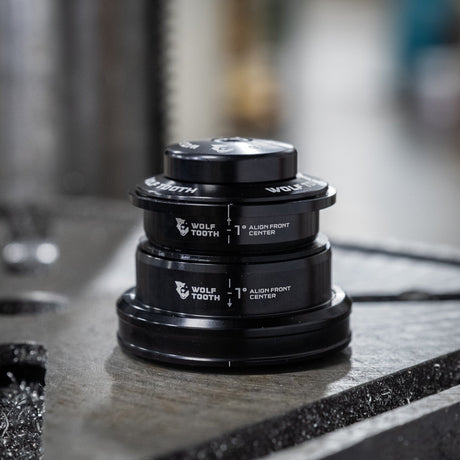 Wolf Tooth 1 Degree GeoShift Performance Angle Headset EC44/28.6 Upper, EC44/40 Lower