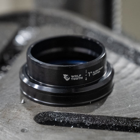 Wolf Tooth 1 Degree GeoShift Performance Angle Headset EC44/28.6 Upper, EC44/40 Lower