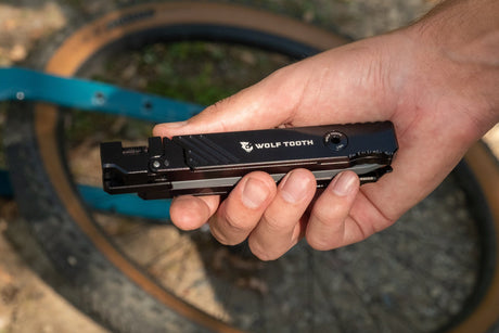 Wolf Tooth 8 - Bit Chainbreaker + Utility Knife Multi - Tool