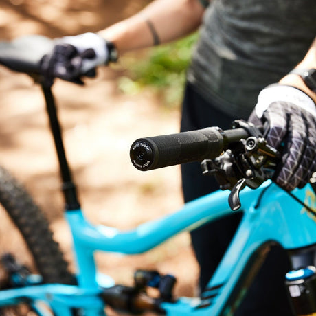 Wolf Tooth Echo Lock - On Grips Espresso