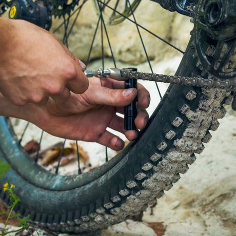 Wolf Tooth EnCase System Chain + Tire Plug Multi - Tool